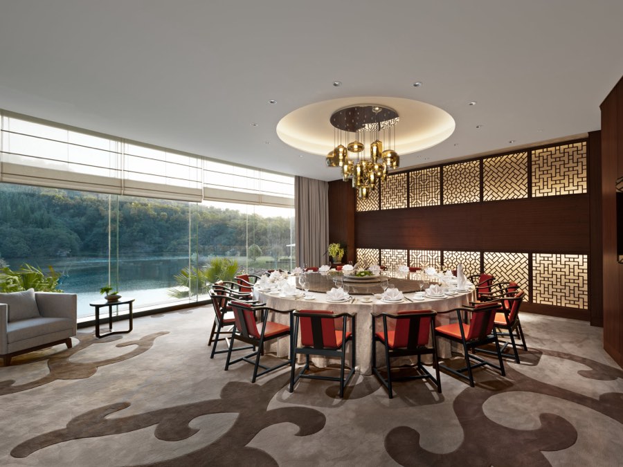 昆明玉龙湾湖景酒店湖景中餐厅包间
