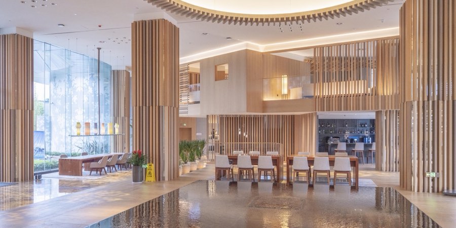 昆明玉龙湾湖景酒店公共餐饮空间